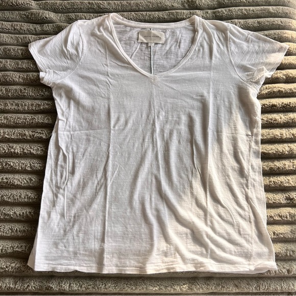 Brochu Walker Tops - Brochu Walker Women's 100% Cotton V-Neck T-Shirt- L